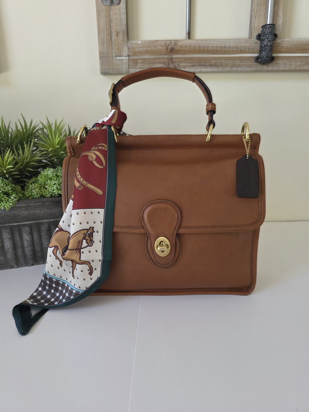 Vintage Coach Willis British Tan Glovetanned Leather Crossbody Top Handle Bag